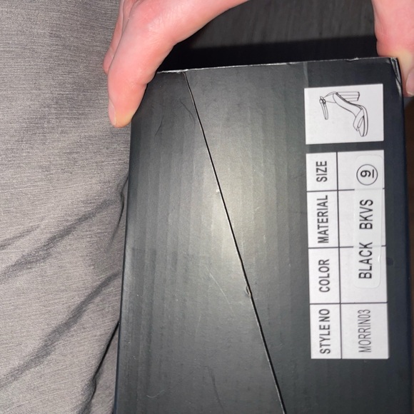 Fashion Nova Black Block Heel Sandals (brand new ) - Picture 4 of 4